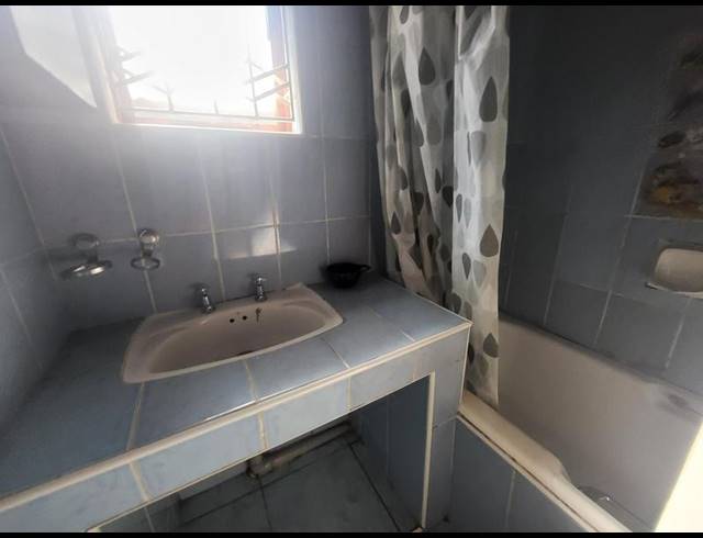 3 BEDROOM HOUSE FOR SALE IN REDCLIFFE